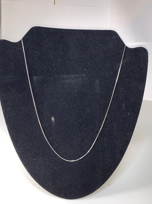 22" 0.75 mm Sterling Silver Box Chain Necklace
