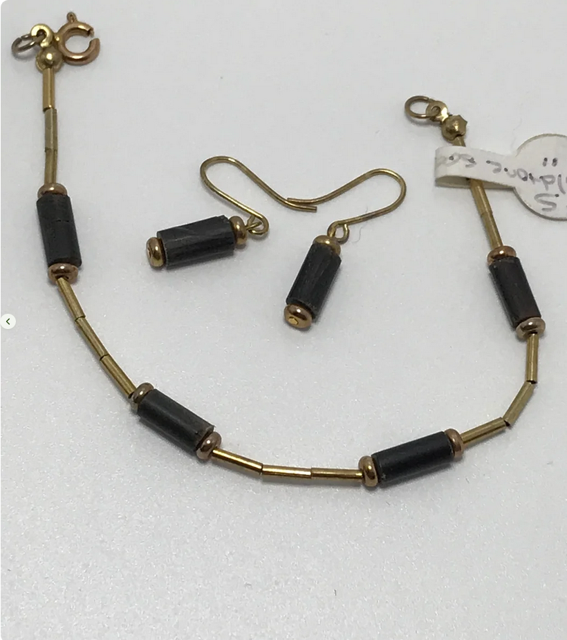 7 " Black and Gold Bracelet and Earring Set