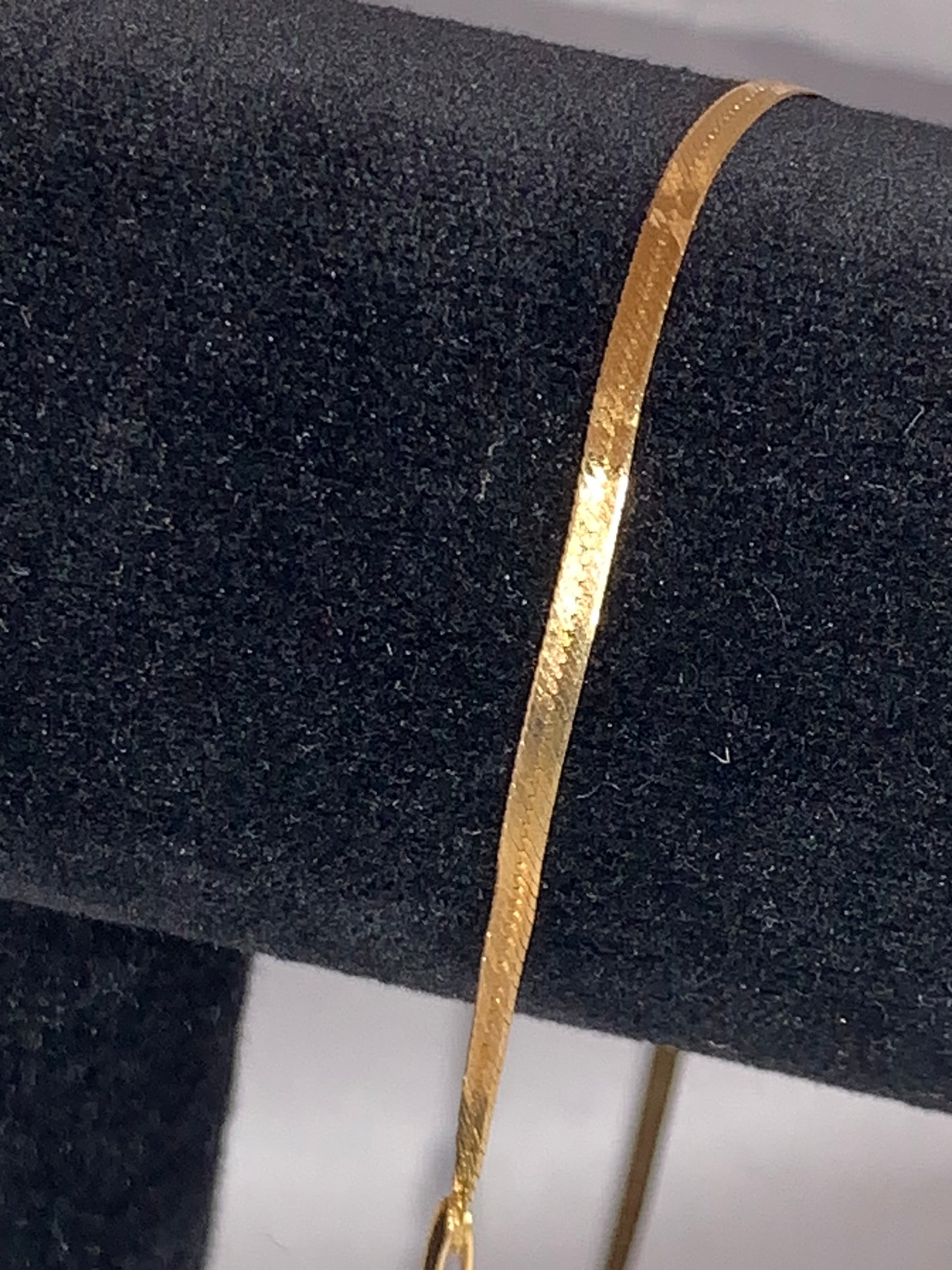 7 1/2" long 14 Kt Gold Herringbone Bracelet