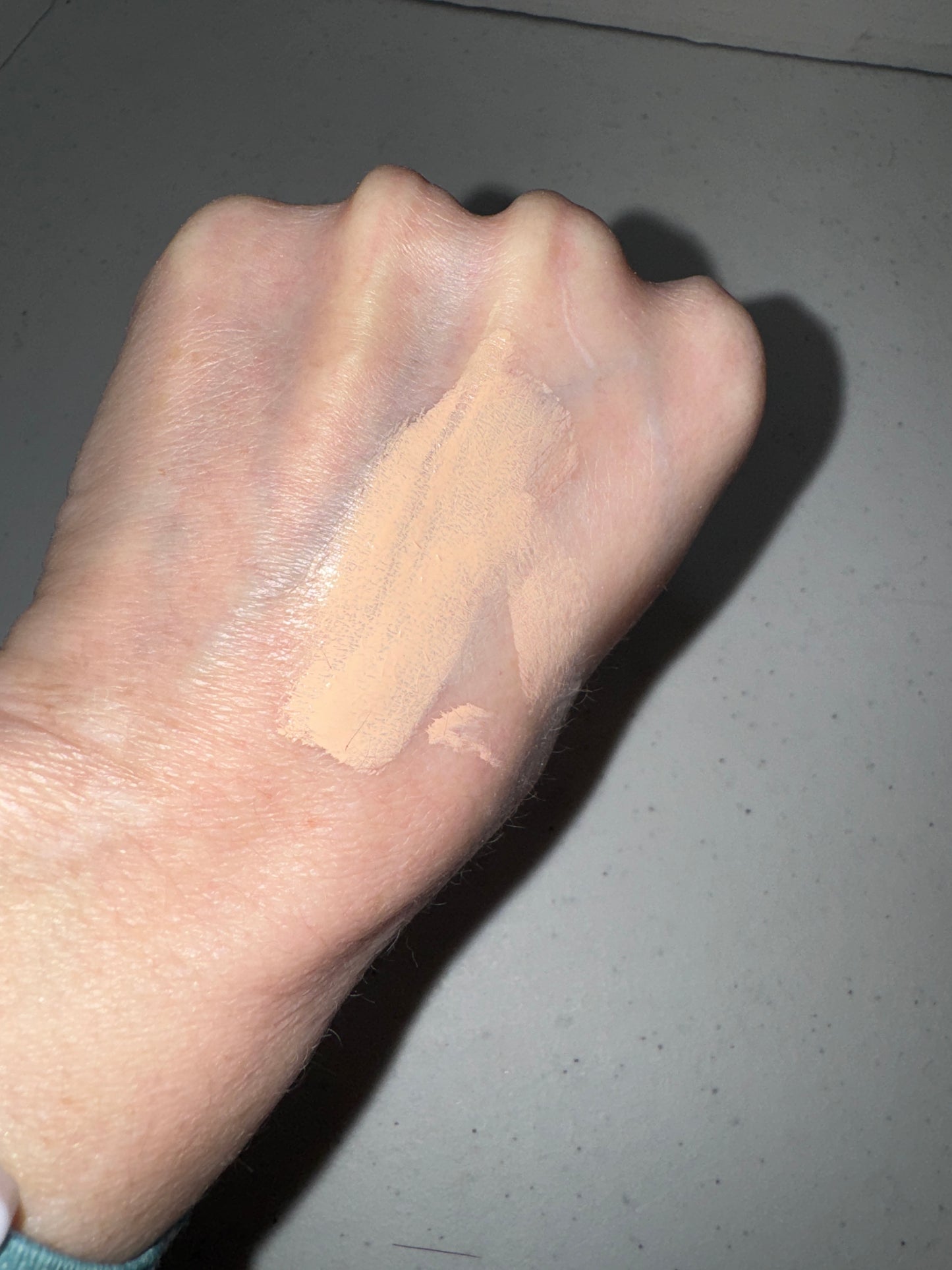 Beauty Blender Bounce Skin Tint in shade light 2