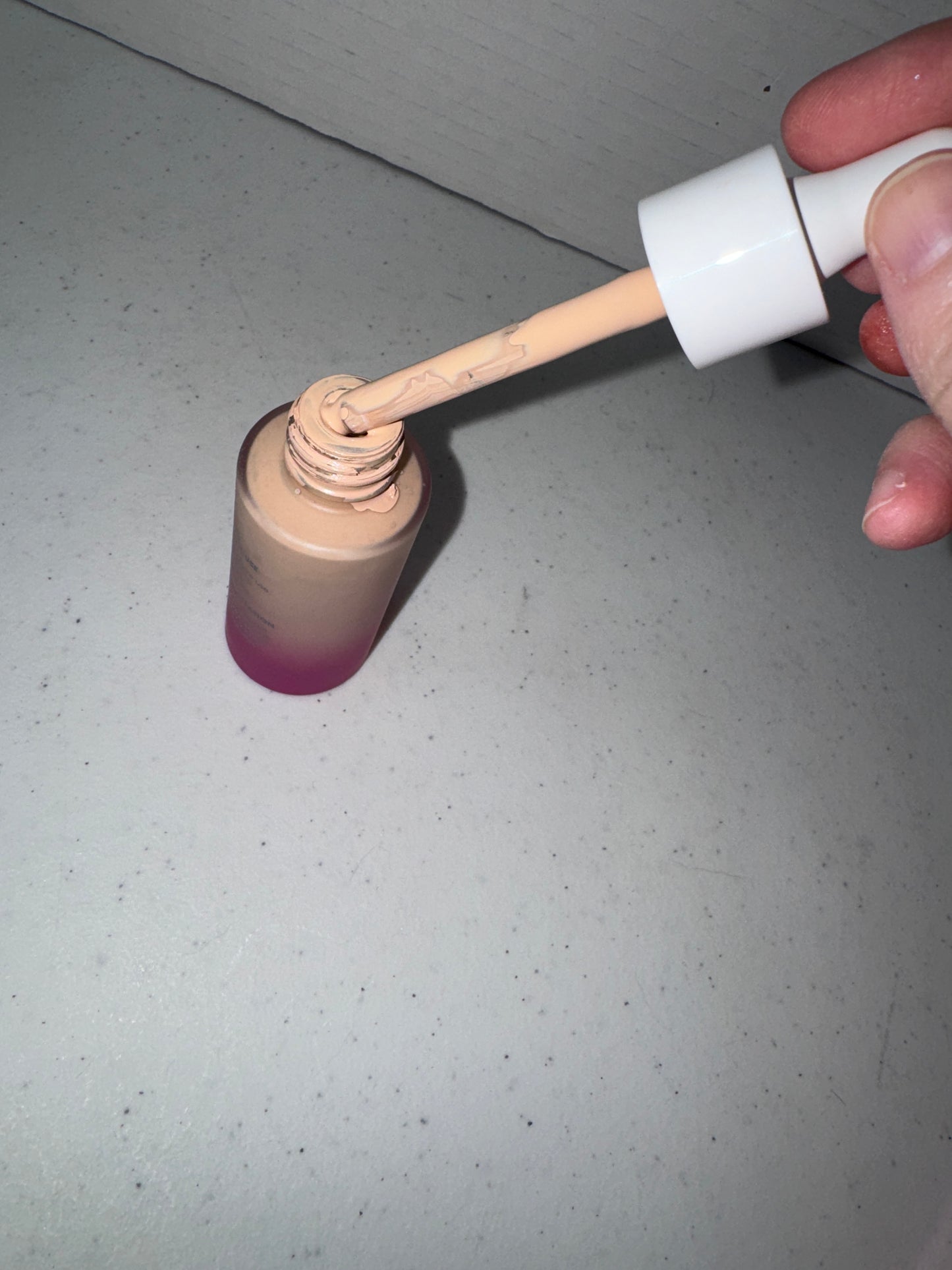 Beauty Blender Bounce Skin Tint in shade light 2