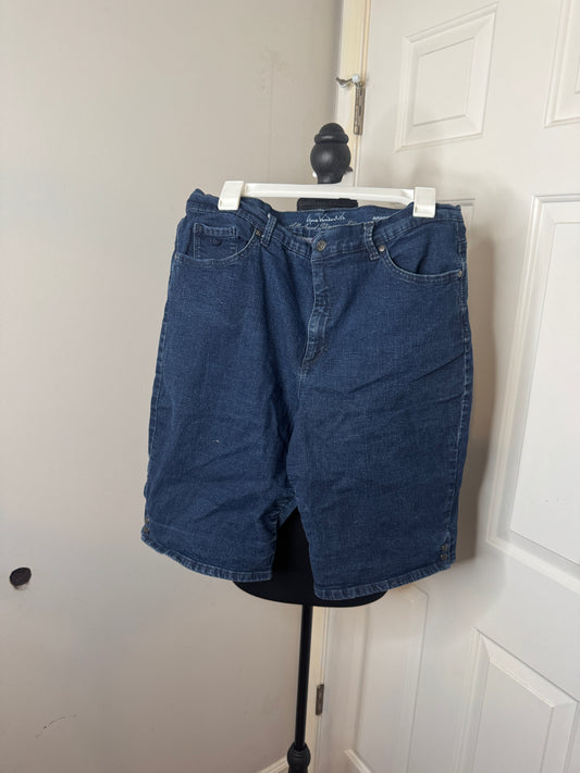 Blue Gloria Vanderbilt Long Shorts, Style Amanda, Size 16