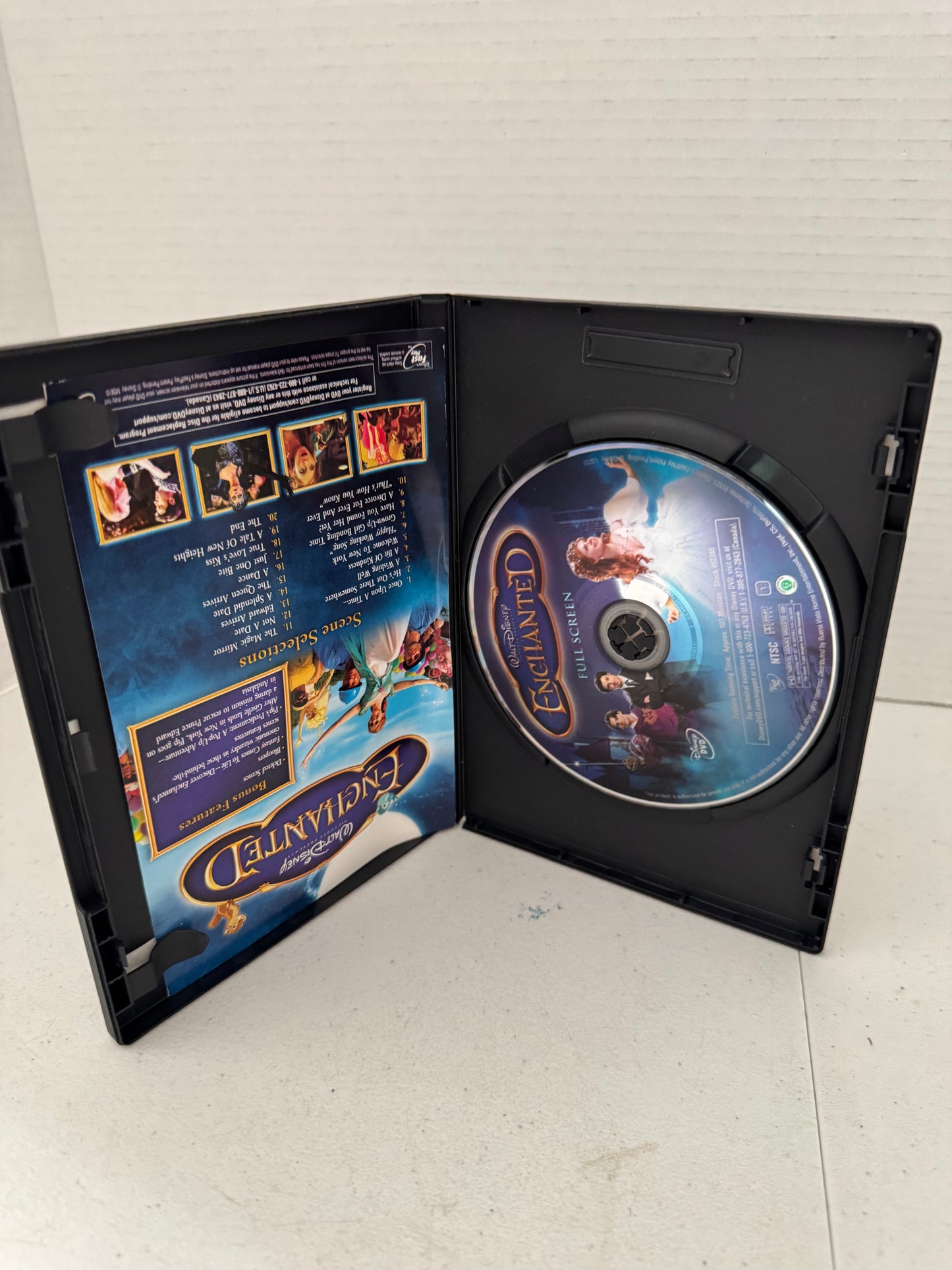 Walt Disney's Enchanted (DVD)