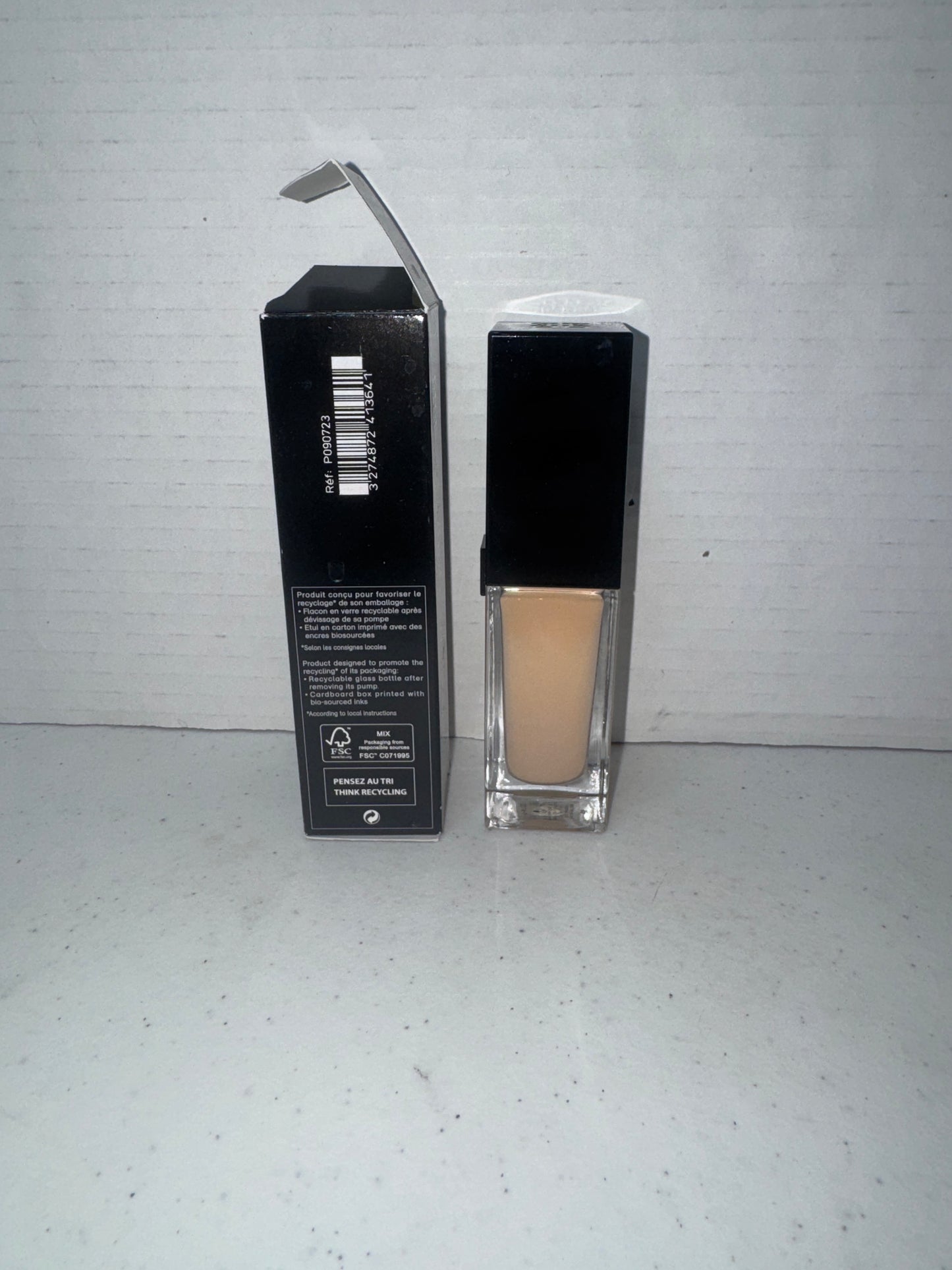 Givenchy PRISME LIBRE GLOW SERUM FOUNDATION in shade 1-w100
