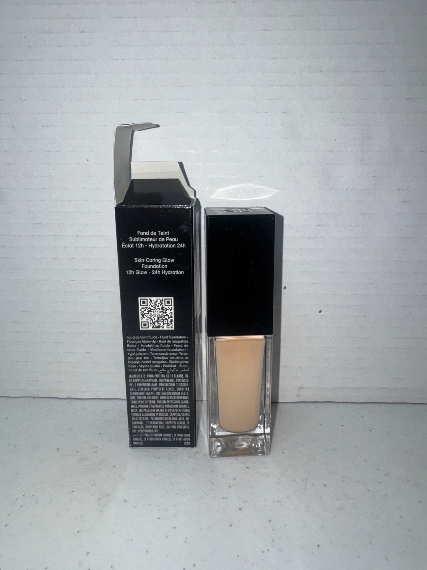 Givenchy PRISME LIBRE GLOW SERUM FOUNDATION in shade 1-w100