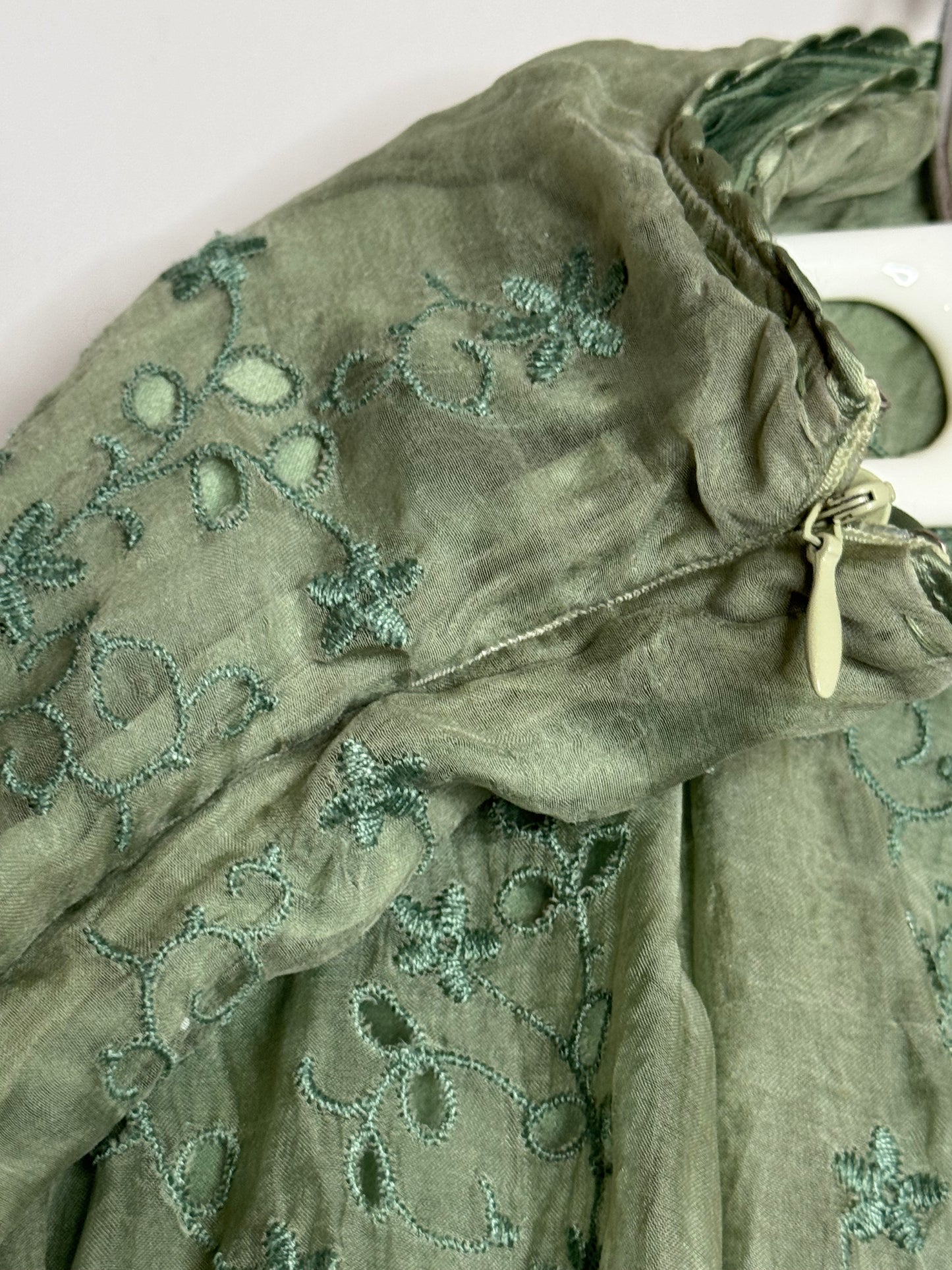 Green Eyelet Elie Tahari size 4 Skirt