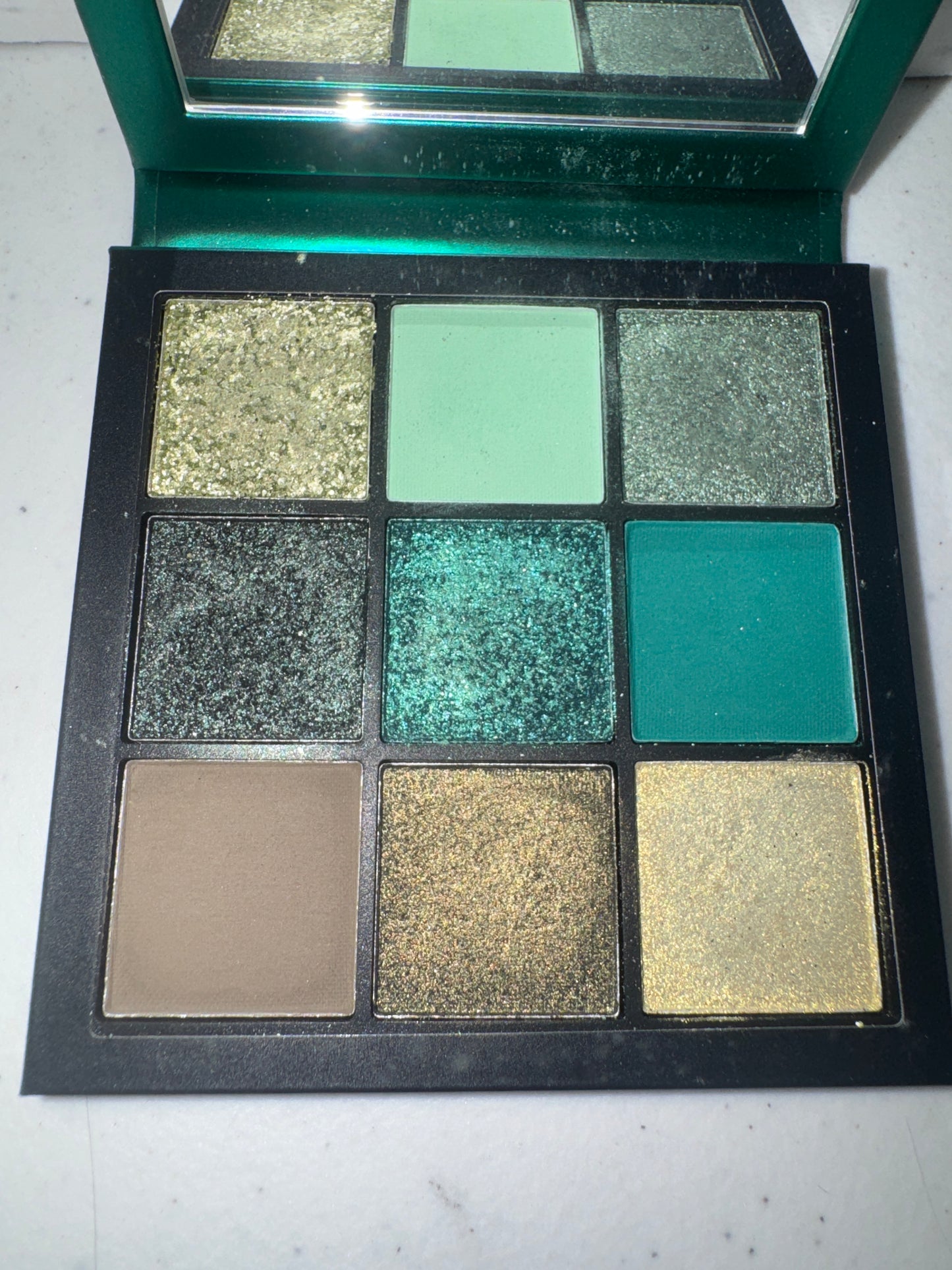 HUDA BEAUTY Obsessions Eyeshadow Palette (Emerald)