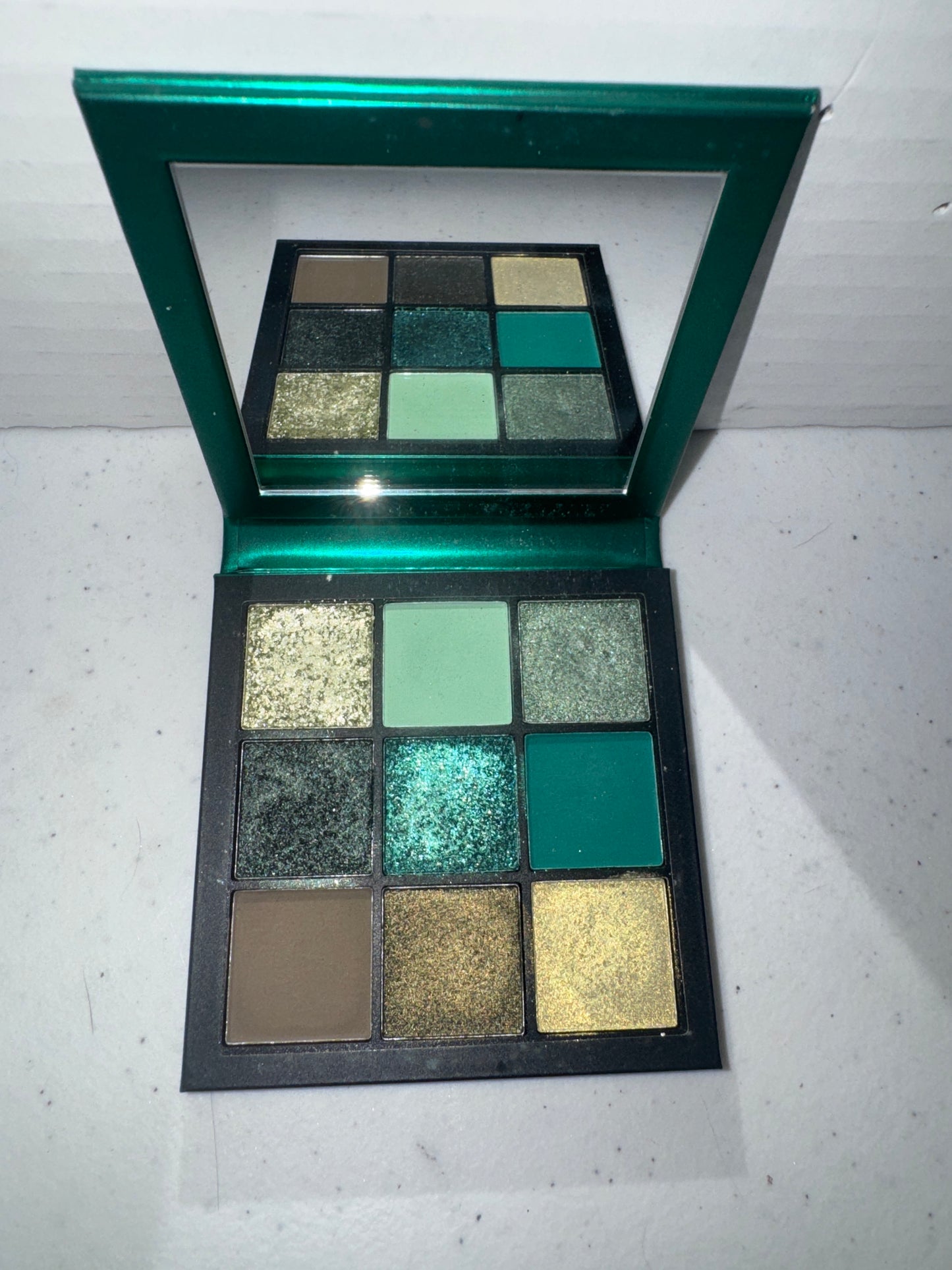 HUDA BEAUTY Obsessions Eyeshadow Palette (Emerald)