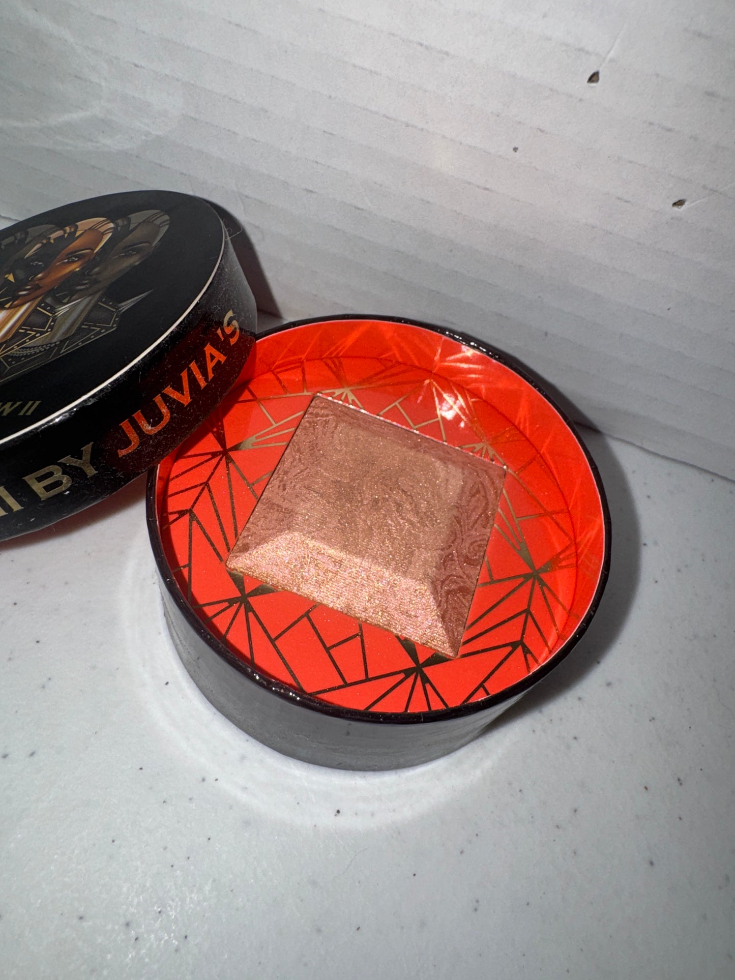 Juvia's Place Heroine Glow II Highlighter, Brand New