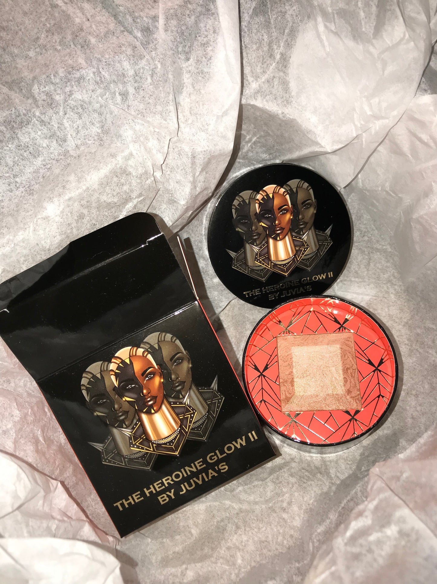 Juvia's Place Heroine Glow II Highlighter, Brand New