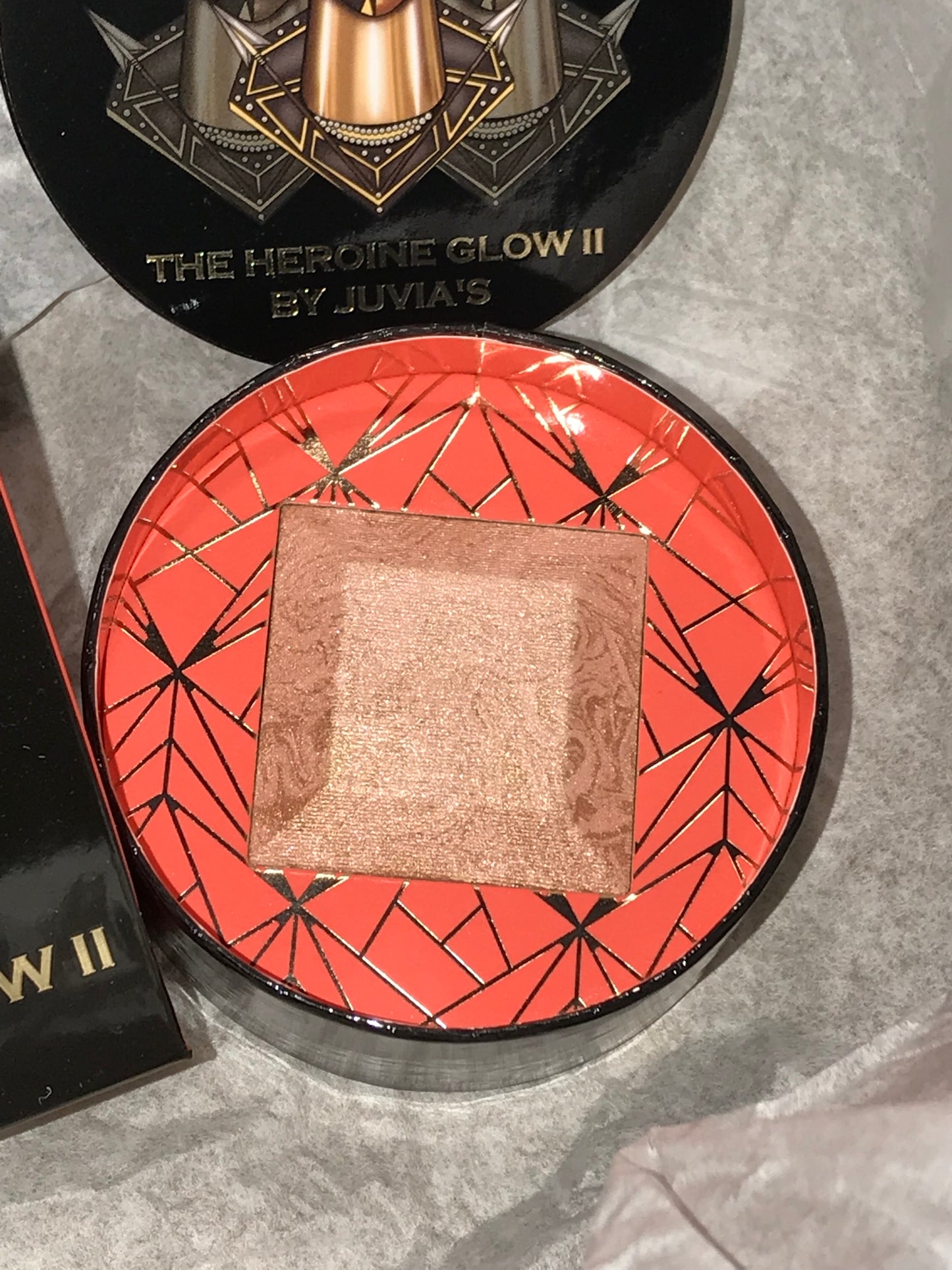 Juvia's Place Heroine Glow II Highlighter, Brand New