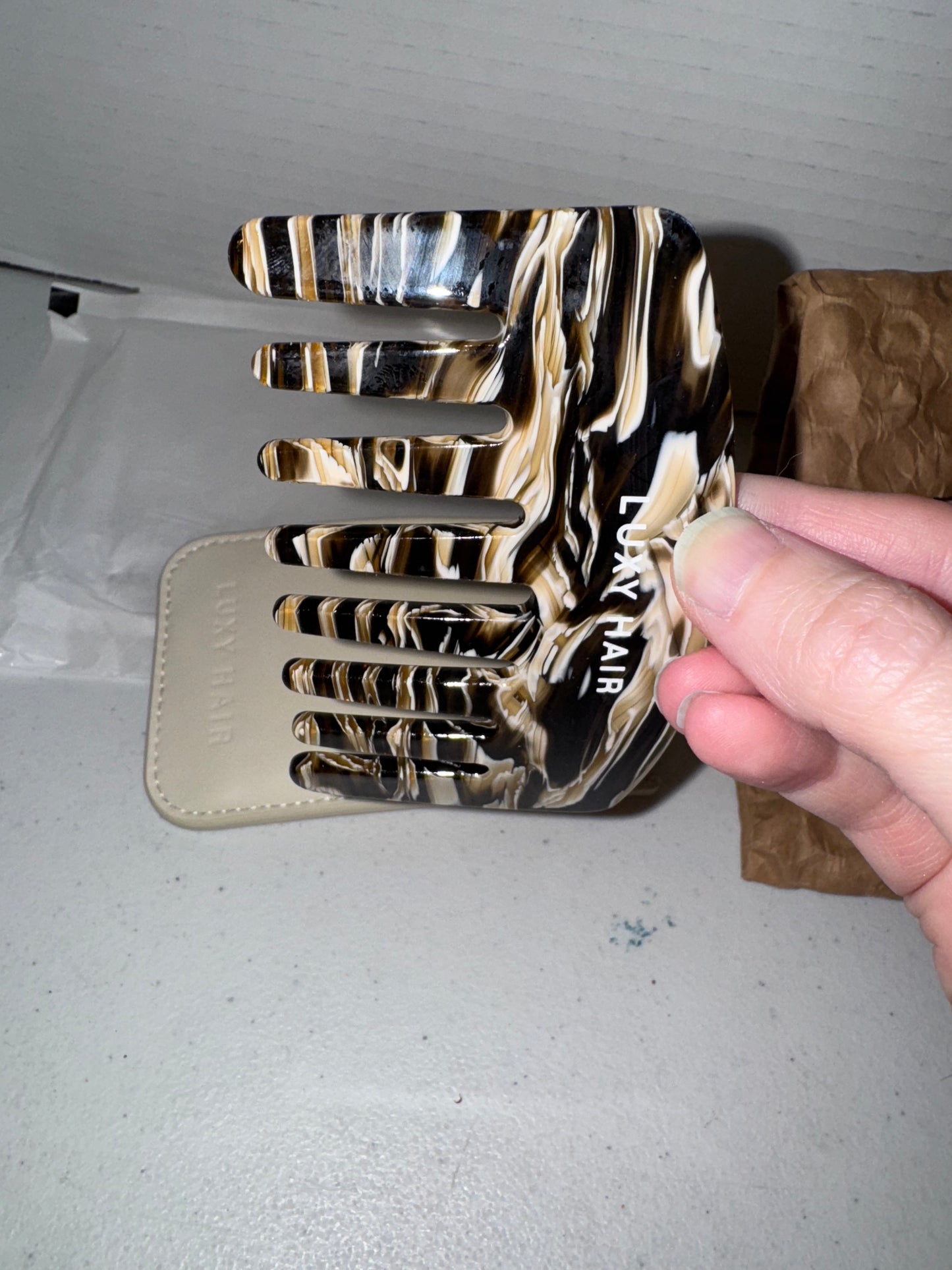 Luxy Mocha Marble Detangling Comb