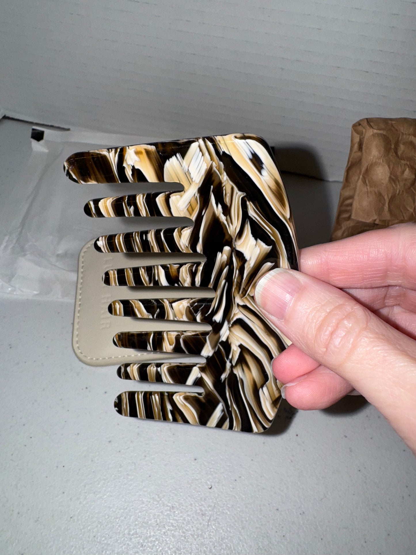 Luxy Mocha Marble Detangling Comb