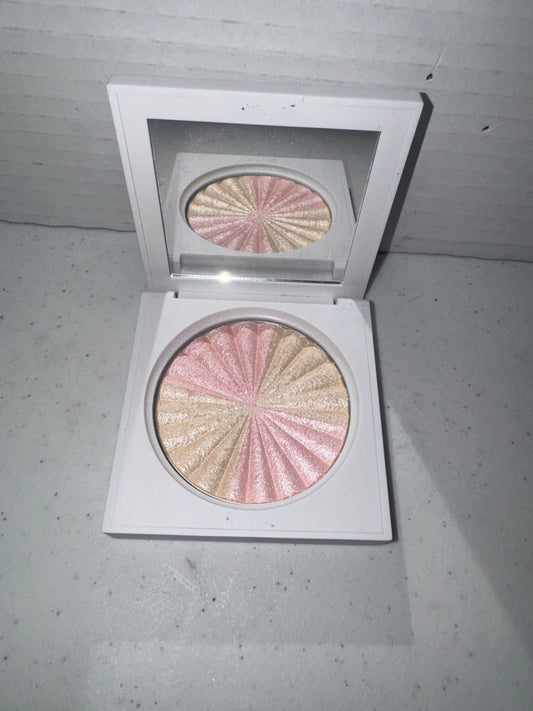 OFRA x Samantha March Start Inspired Highlighter