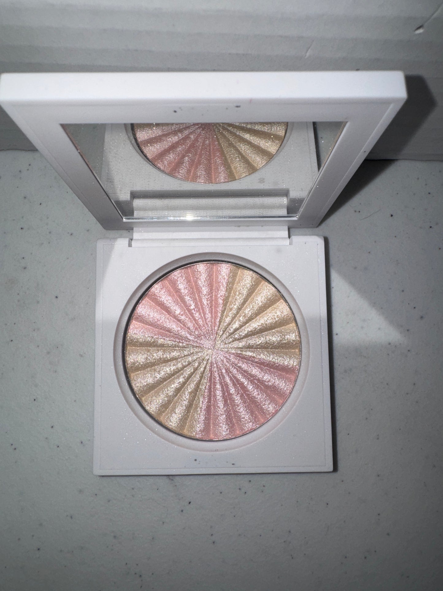 OFRA x Samantha March Start Inspired Highlighter