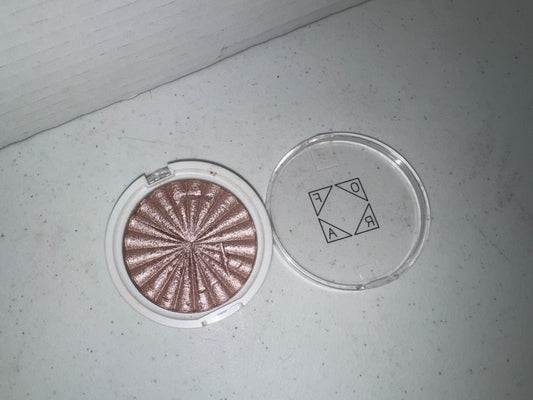OFRA x TALIA MAR Highlighter in Covent Garden