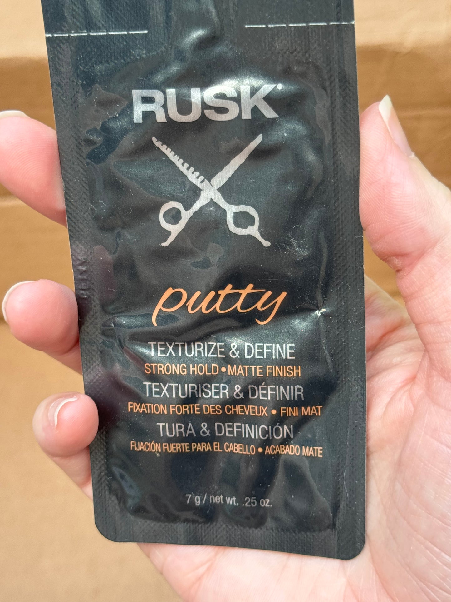 RUSK Putty Pomade, 0.25 fl. oz. sample
