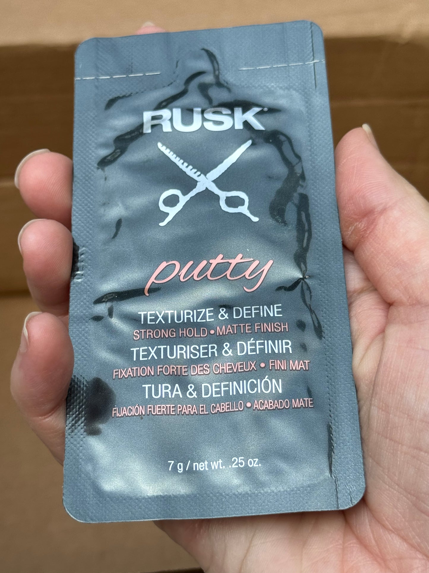 RUSK Putty Pomade, 0.25 fl. oz. sample