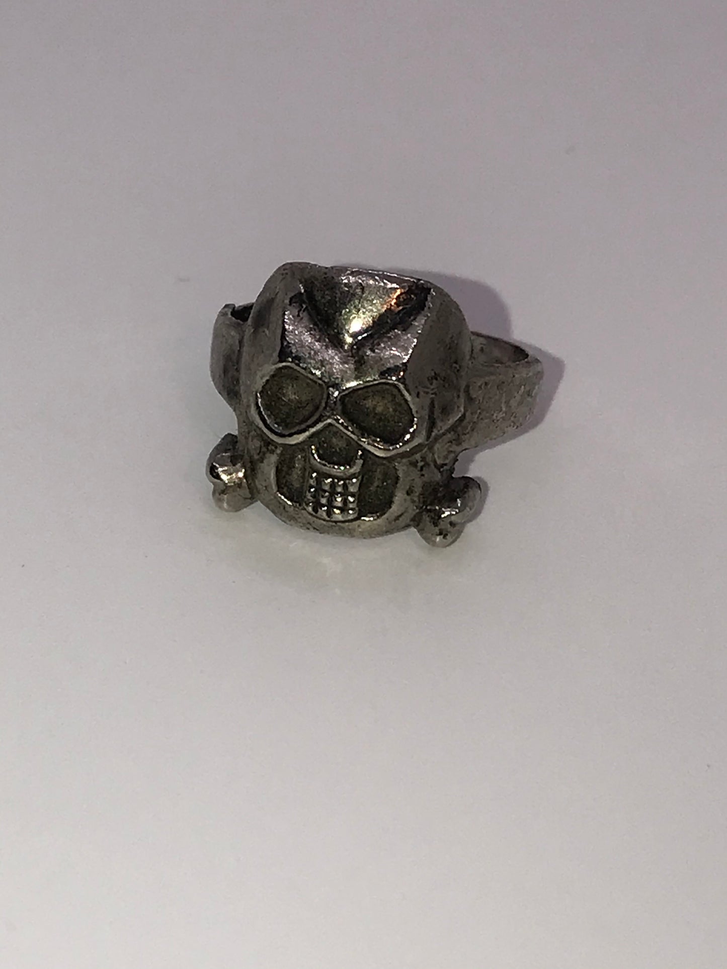 Pewter Skull and Crossbones ring, Size 10