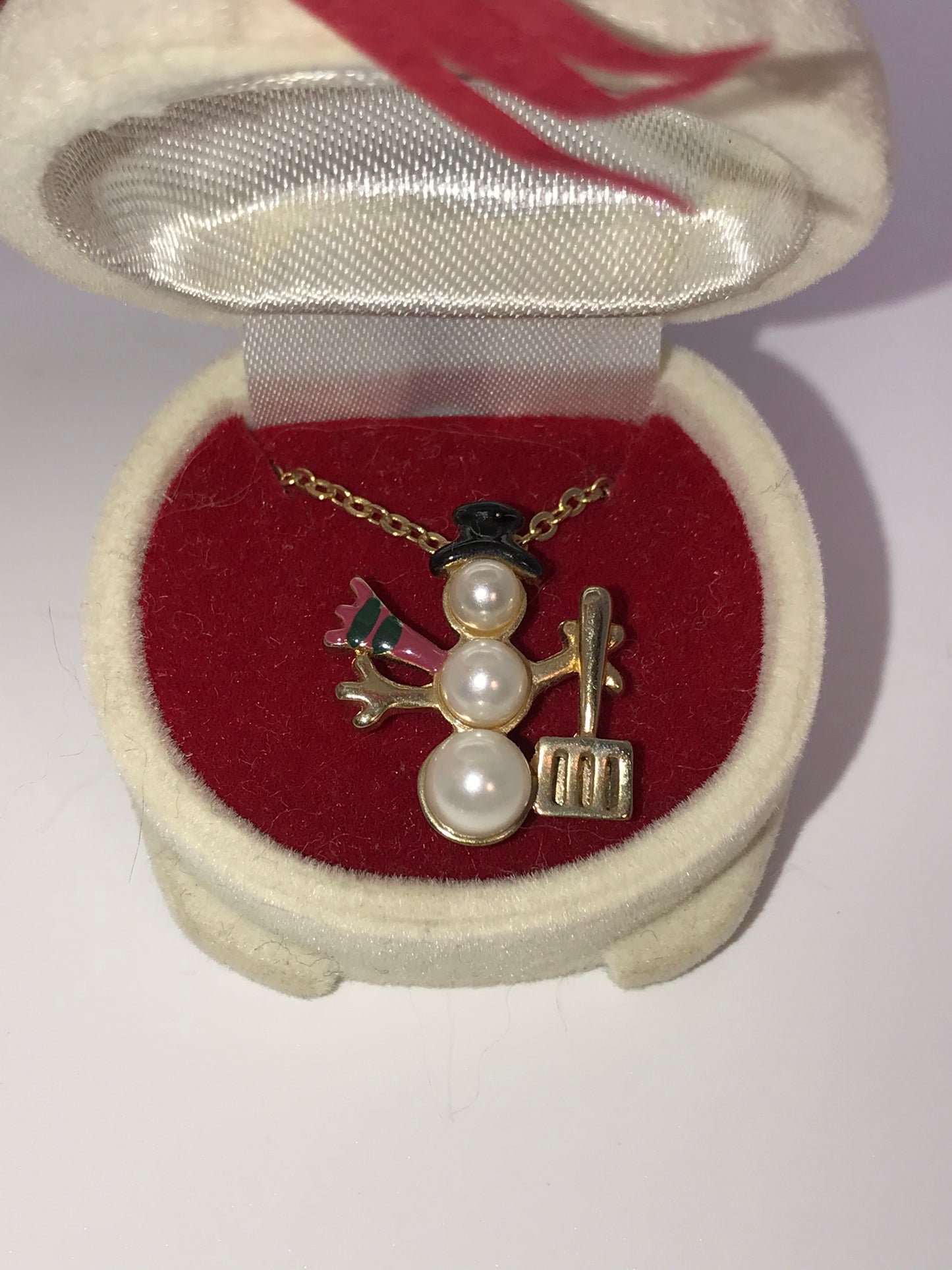 18" Snowman Necklace and jewelry box