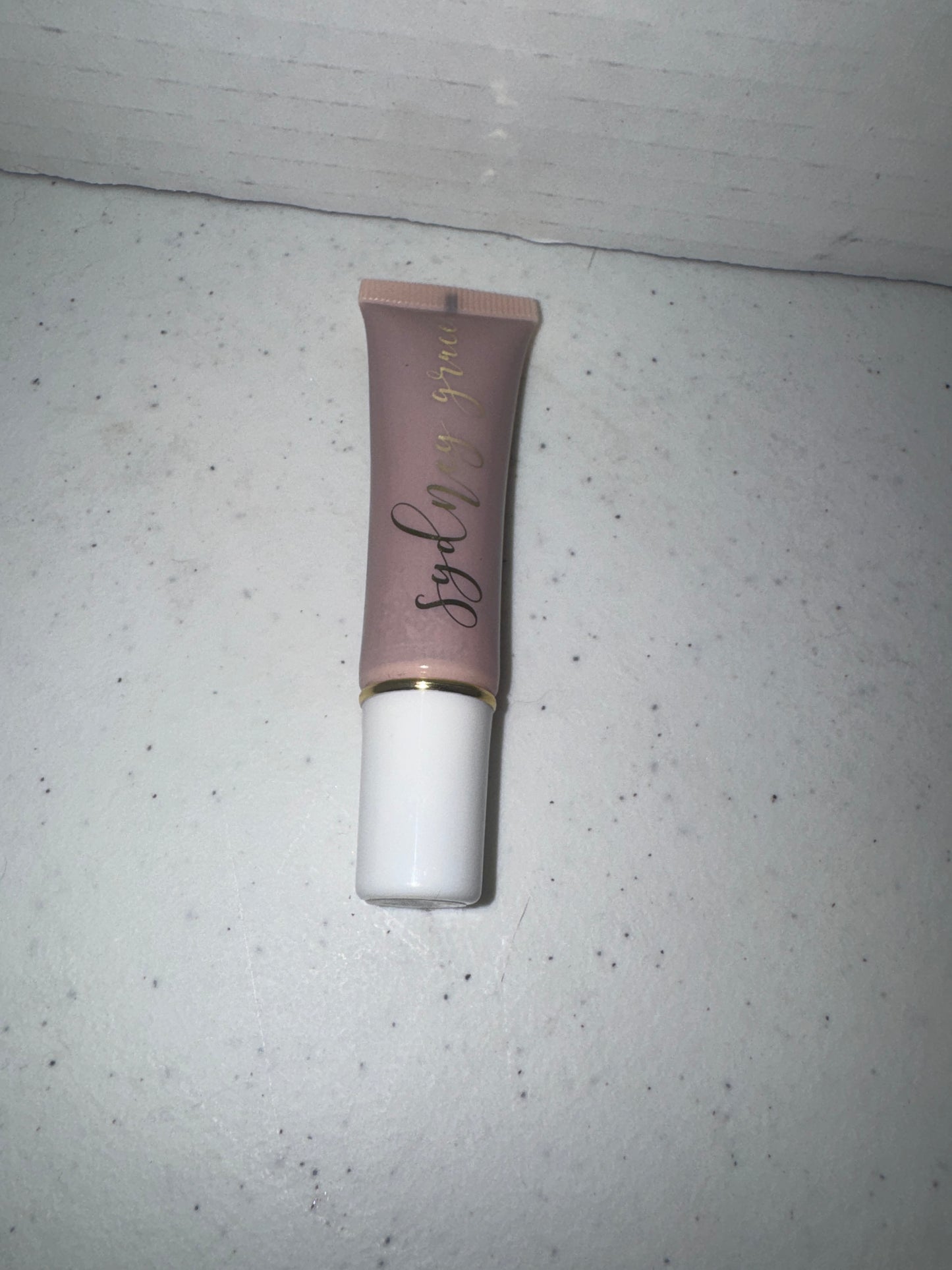 Sydney Grace Cream Shadow in Down the Coast