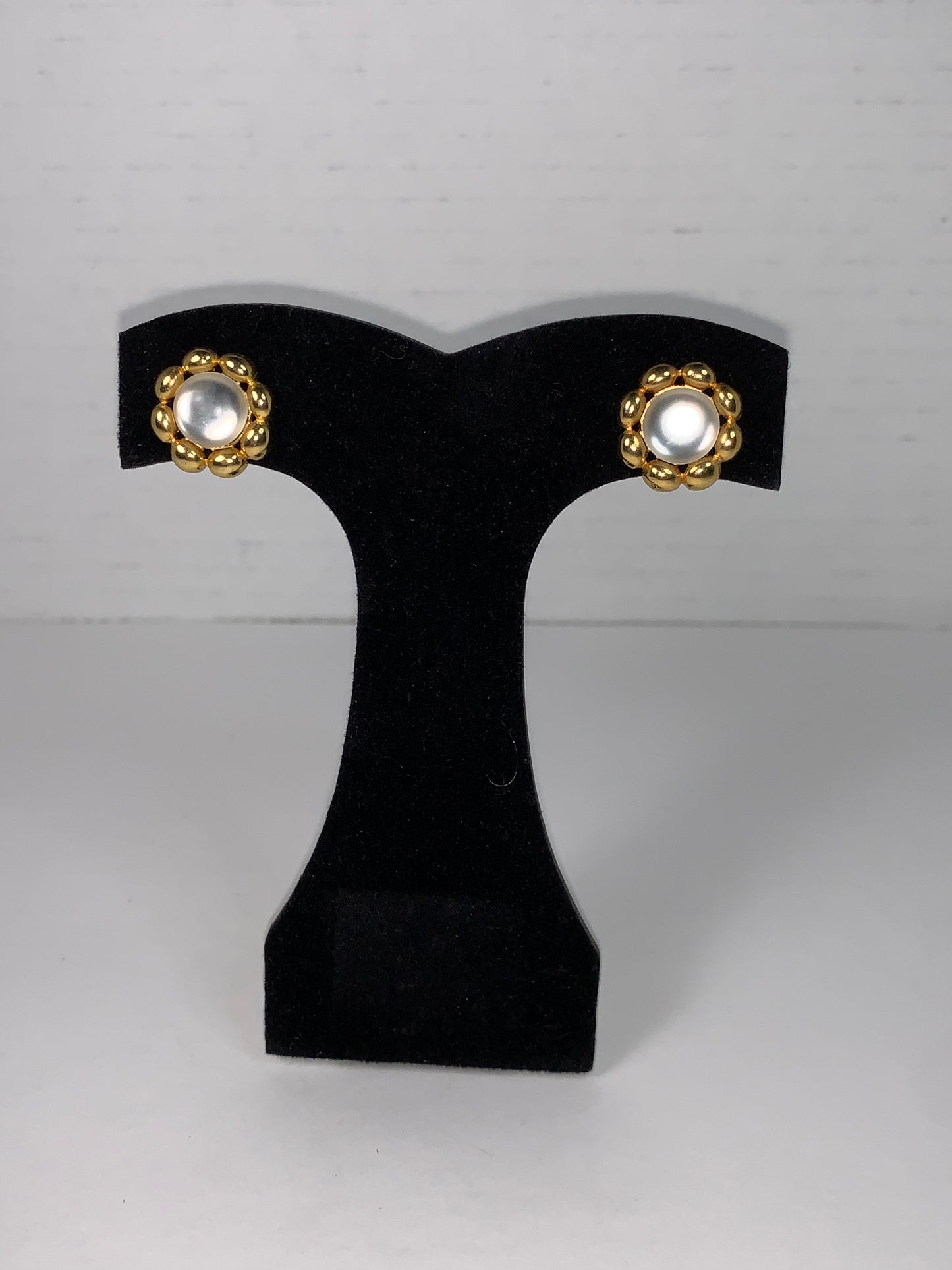 Vintage Liz Claiborne Gold and White Post earrings
