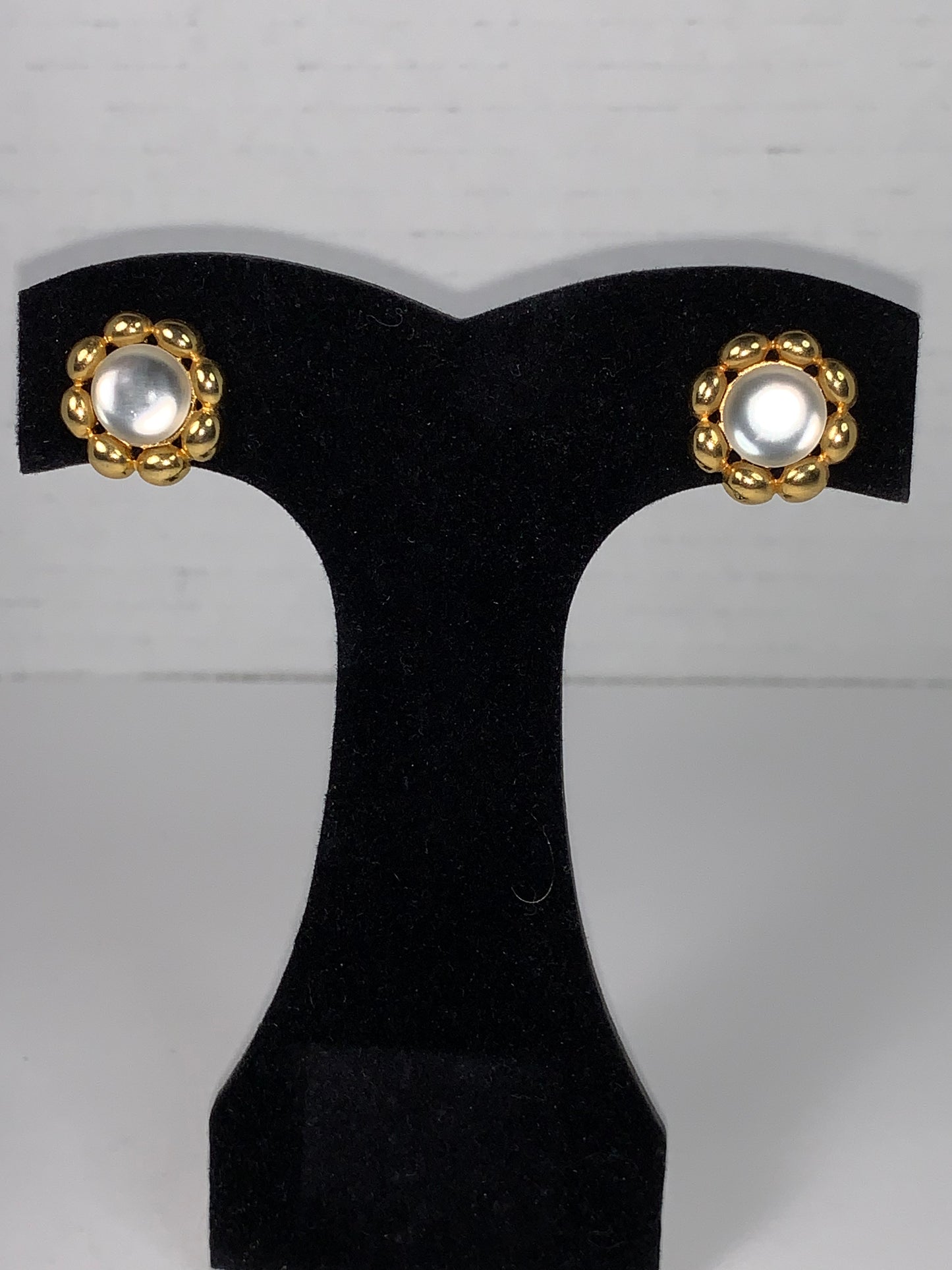 Vintage Liz Claiborne Gold and White Post earrings