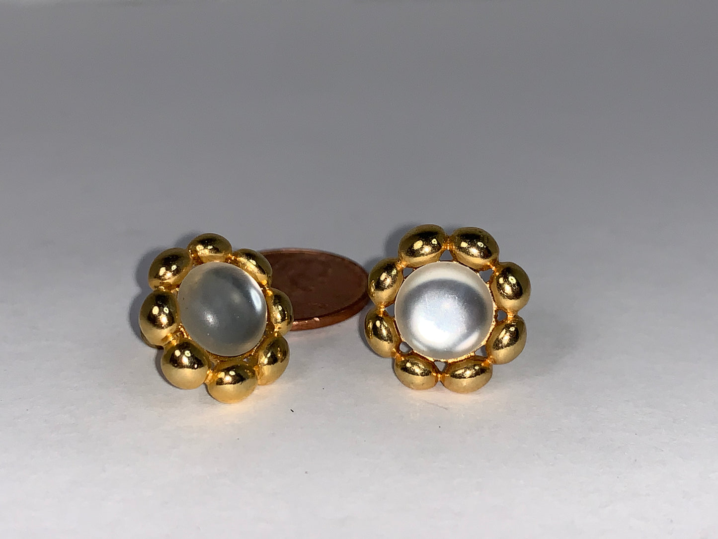 Vintage Liz Claiborne Gold and White Post earrings
