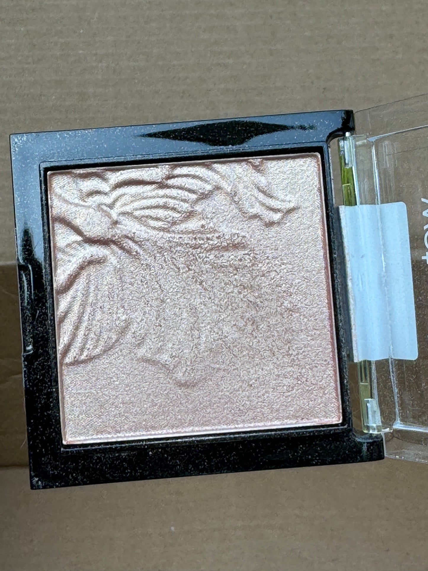 Wet and Wild MEGAGLO HIGHLIGHTING POWDER in PRECIOUS PETALS