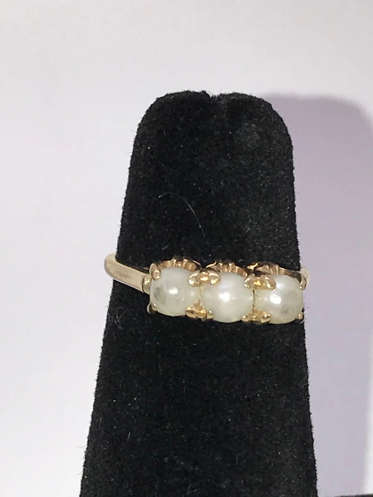 10Kt gold and Pearl ring, Size 7