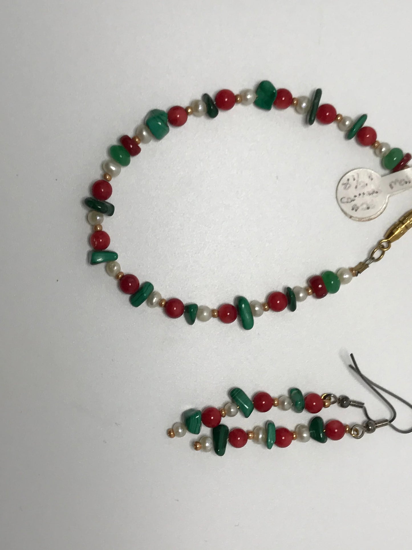 8 1/2" long Christmas Colored Bracelet and matching dangle earrings