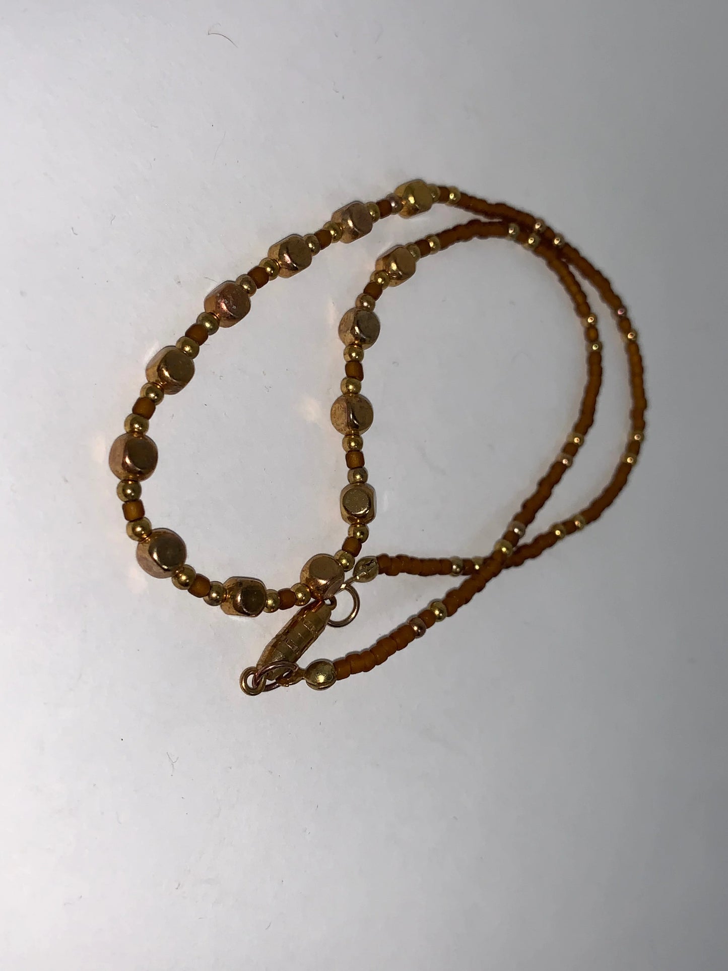 15 1/2" Tan and Gold Beaded Necklace