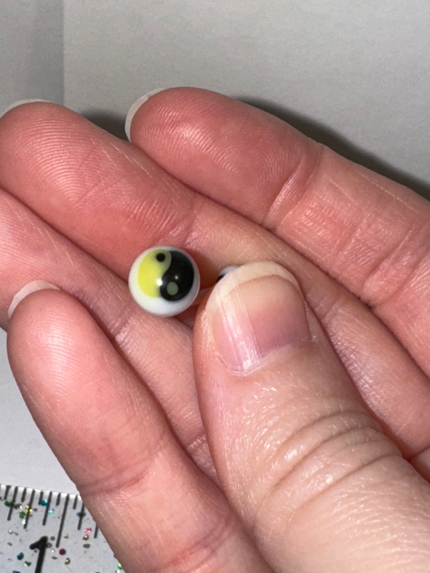 14 Gauge Yellow and Black Yin/Yang Belly Ring